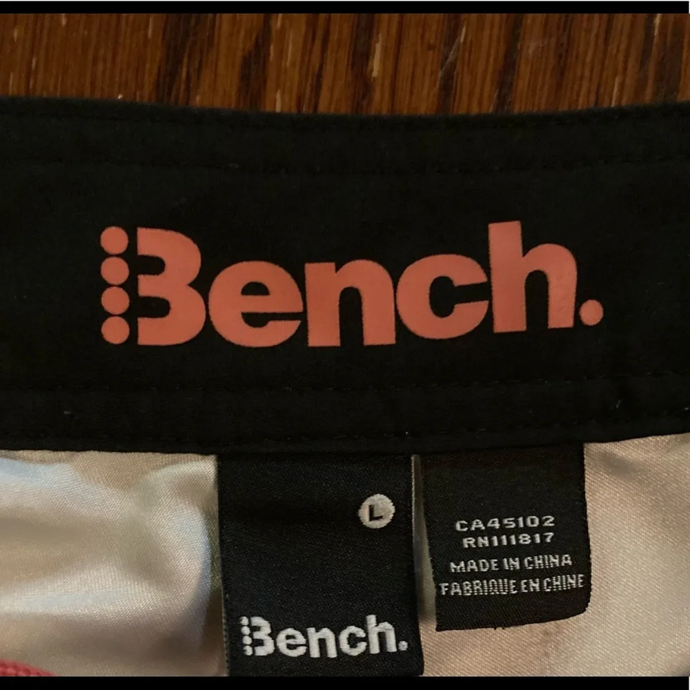 Bench Shorts - Picture 4 of 4